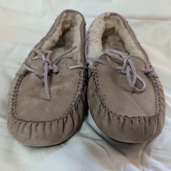 UGG Dakota leather & wool women's slippers - Picture 3 of 9